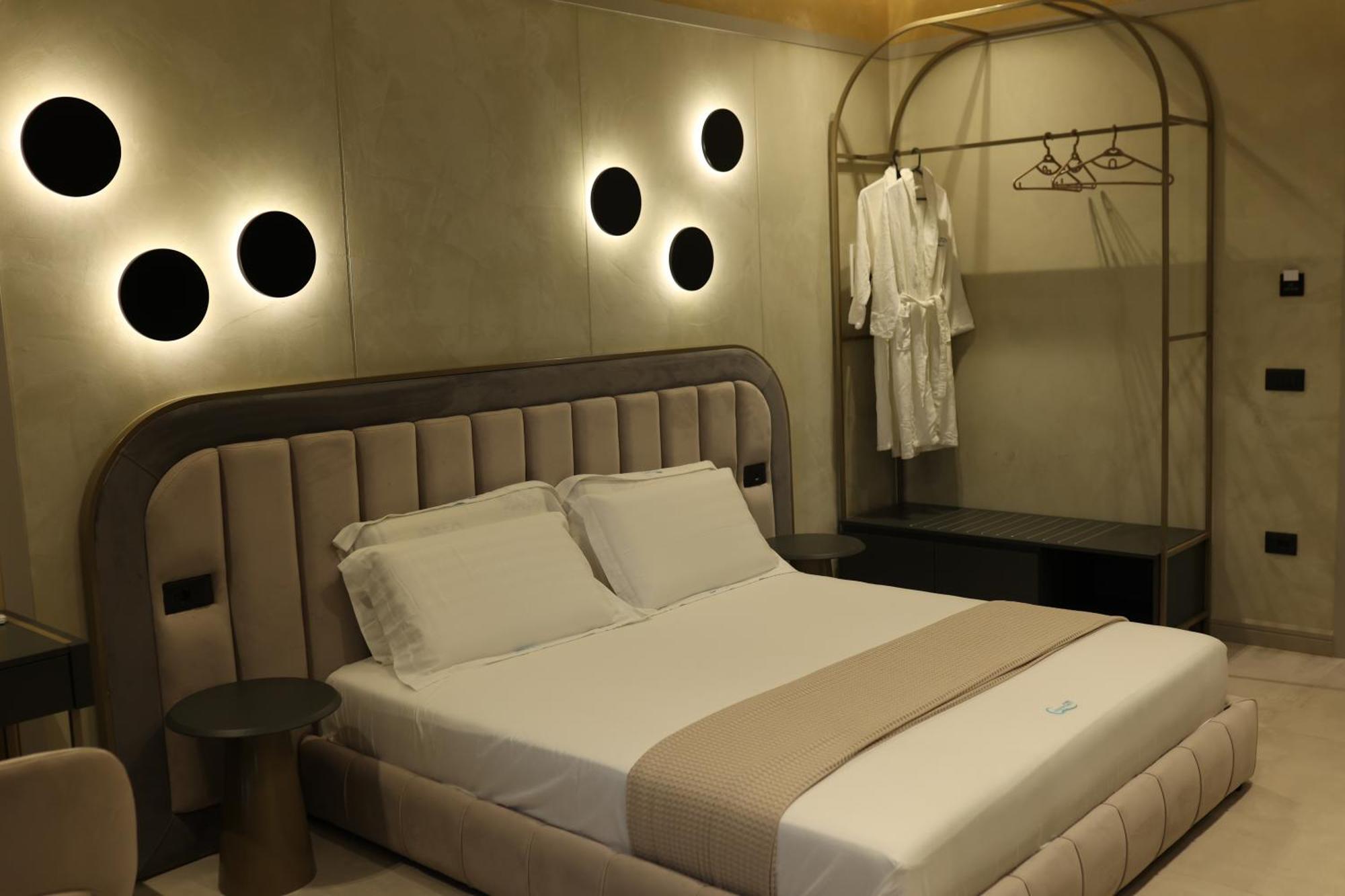 Comfort Suites Golem  Kültér fotó