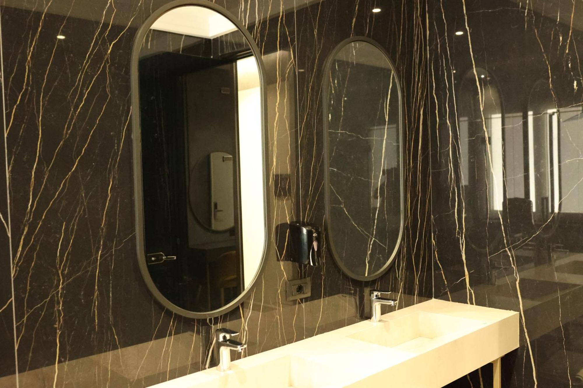 Comfort Suites Golem  Kültér fotó