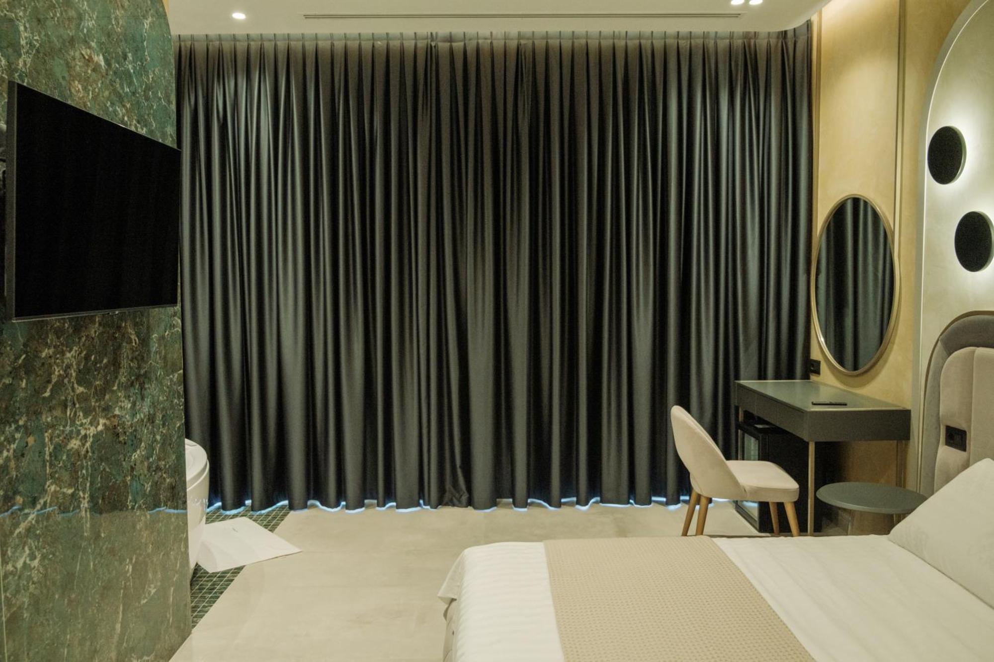 Comfort Suites Golem  Kültér fotó