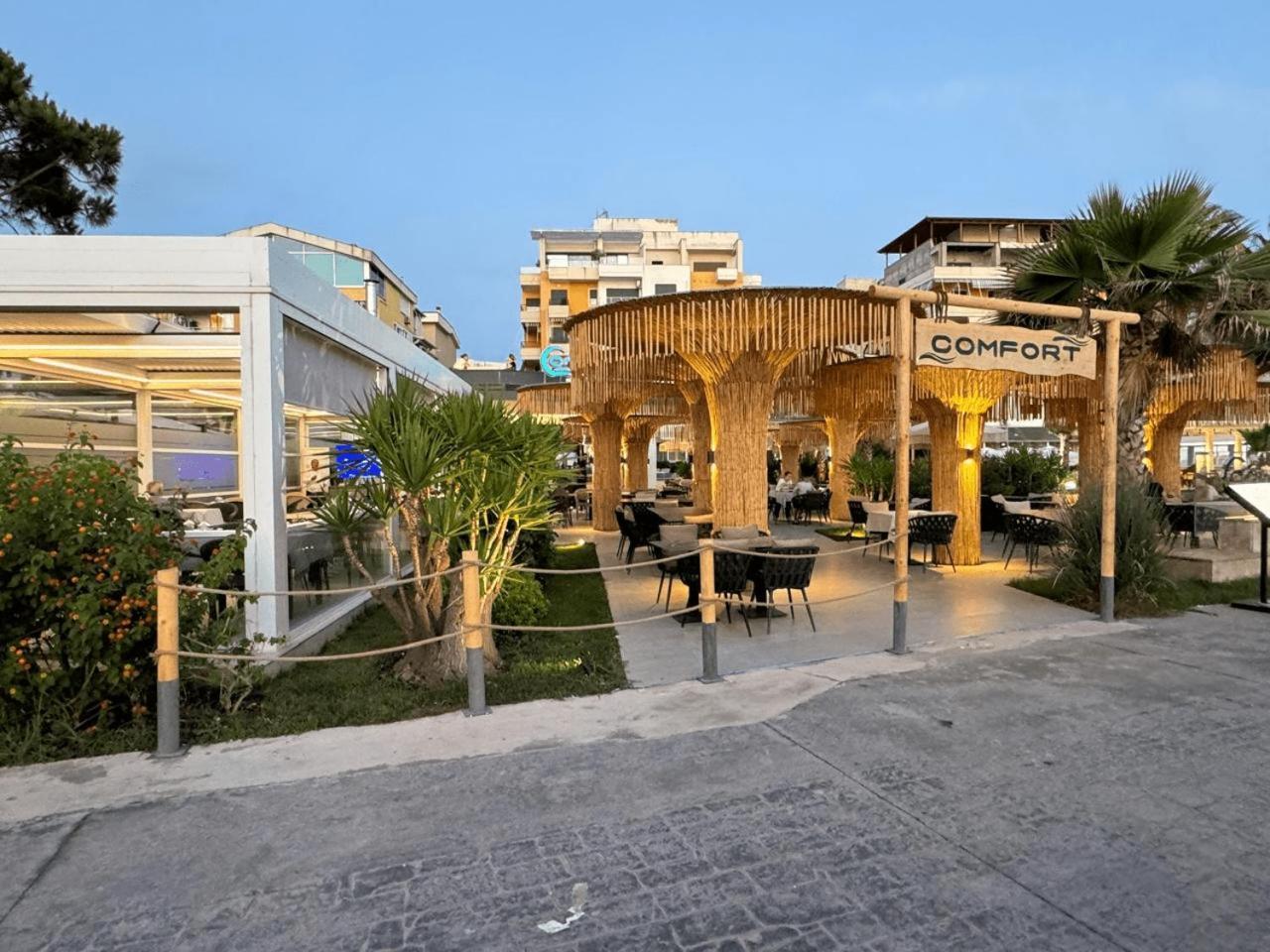 Comfort Suites Golem  Kültér fotó