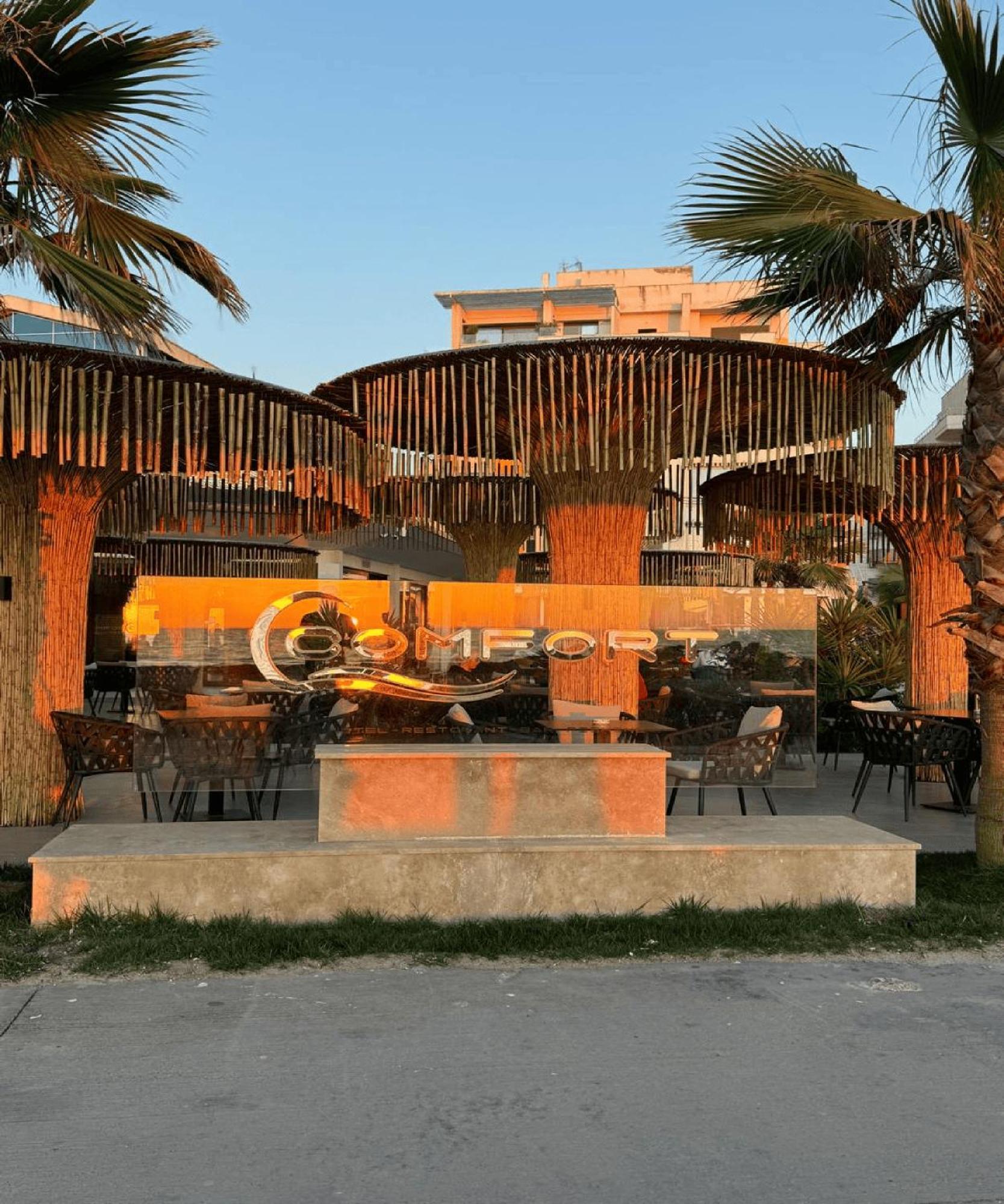 Comfort Suites Golem  Kültér fotó