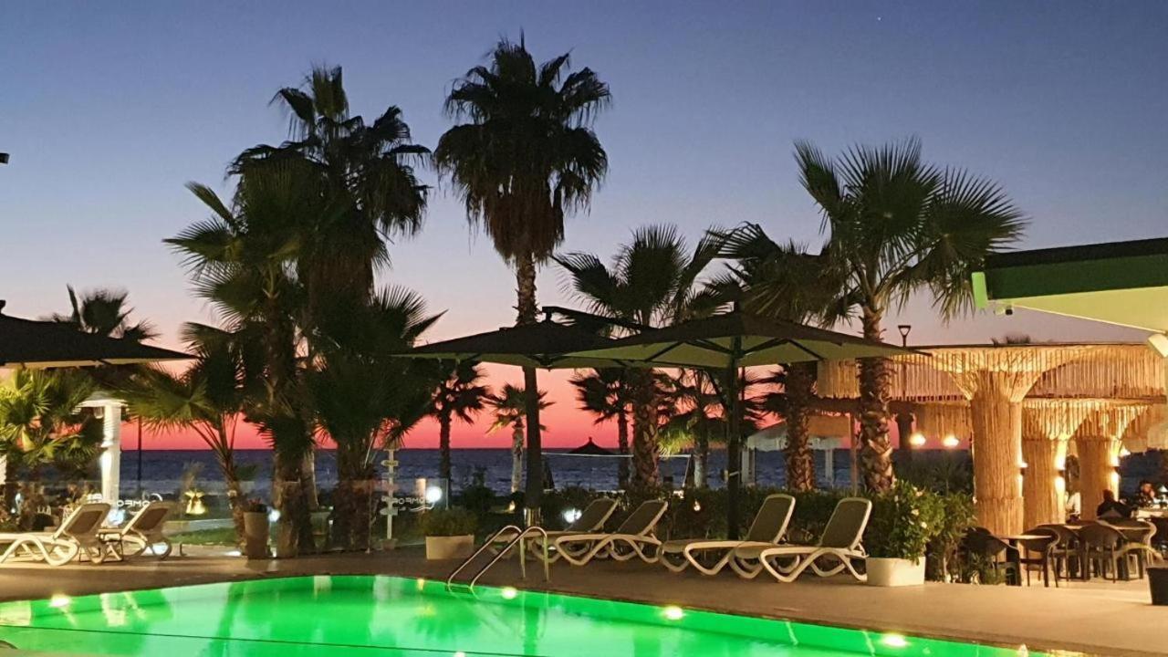 Comfort Suites Golem  Kültér fotó
