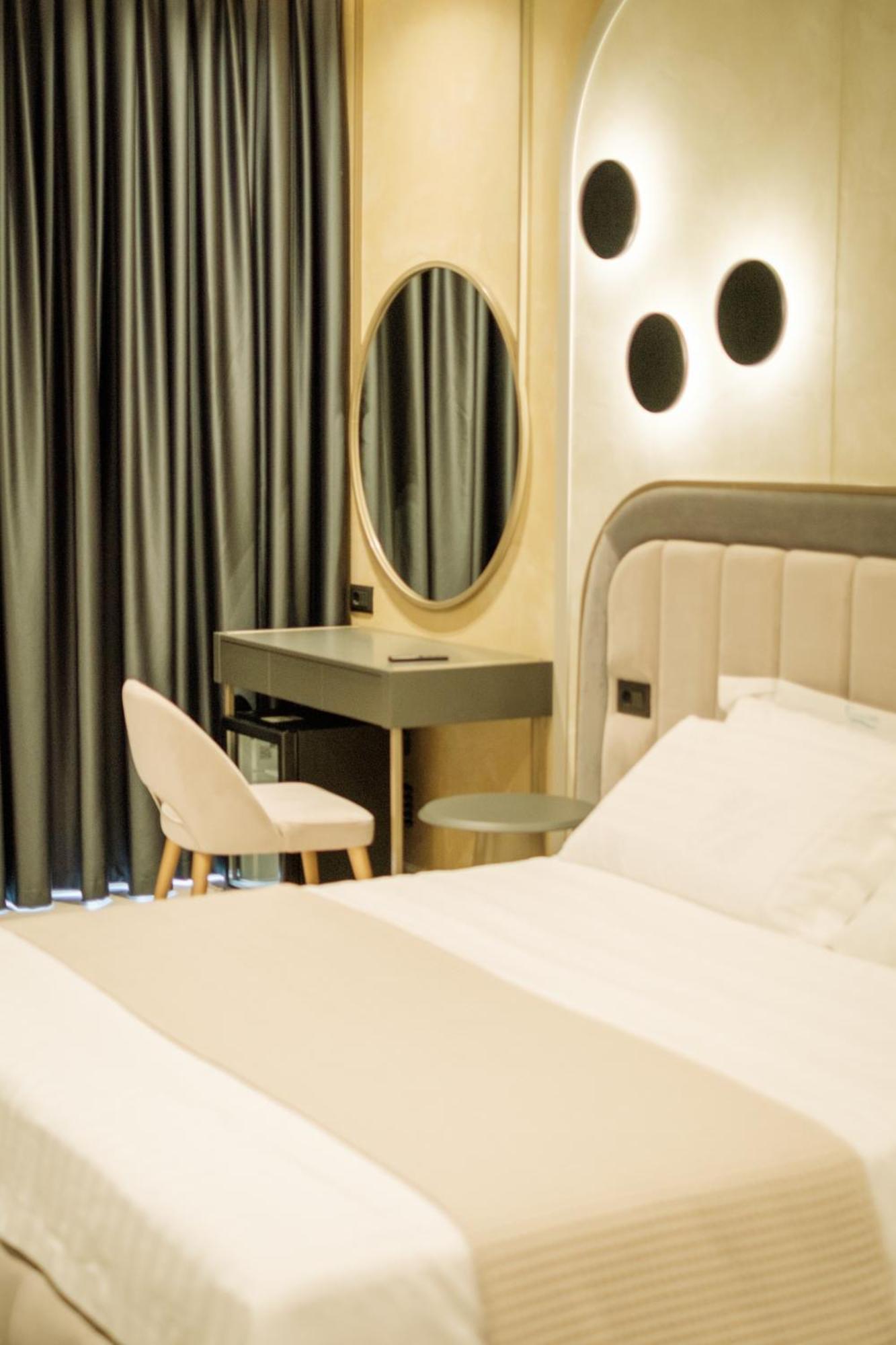 Comfort Suites Golem  Kültér fotó